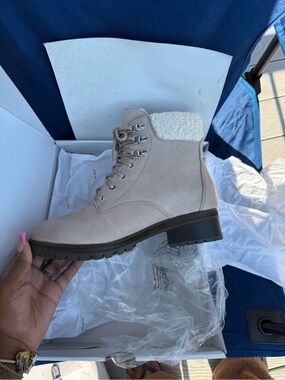 New in Box ALDO Taupe Faux Fur Lace-Up Lug Sole Boots